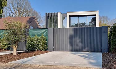 Aluminium schuifpoort met looppoort - Antwerpen