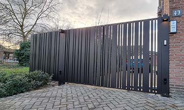 Aluminium vleugelpoort met verticale profielen - Model Cupro