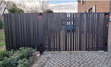 Aluminium vleugelpoort met verticale profielen - Model Cupro