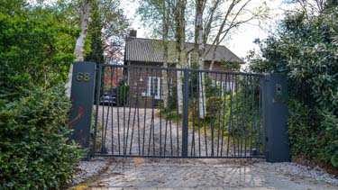 Moderne vleugelpoort met Jungle patroon - Maastricht