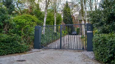 Moderne vleugelpoort met Jungle patroon - Maastricht